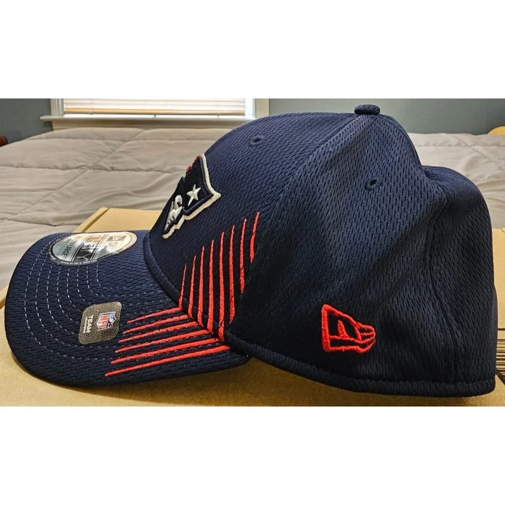 New Era® (MEDIUM/LARGE) New England Patriots Active 39THIRTY™ Flex Hat in Black